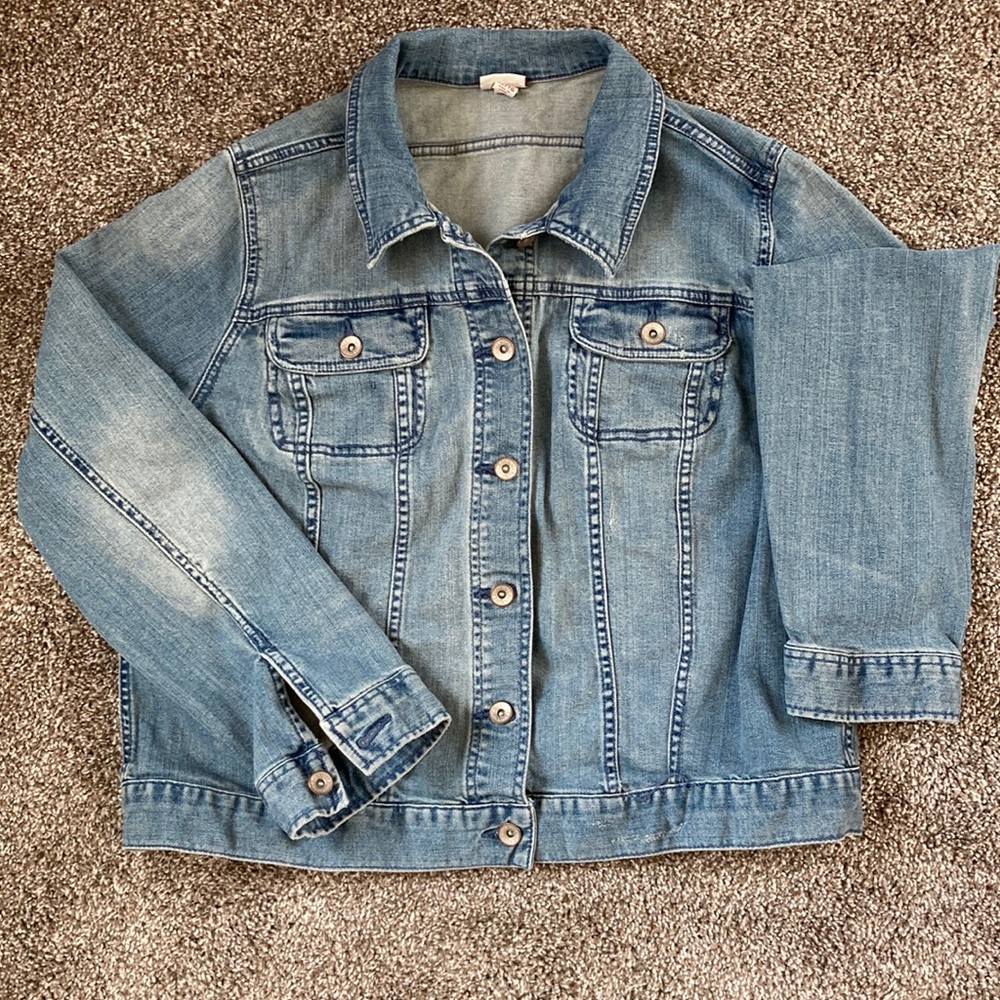 XL Merona faded jean jacket in great condition.